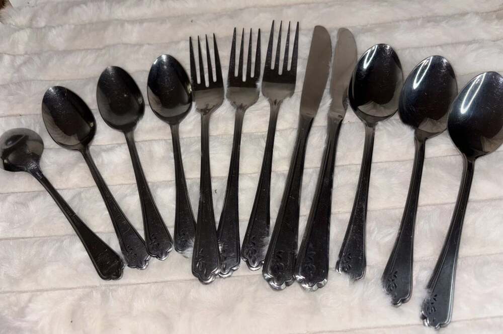 Vintage Imperial International FLEURETTE Stainless Korea Flatware Set 12 Pc Lot